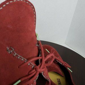 faraway field clarks red